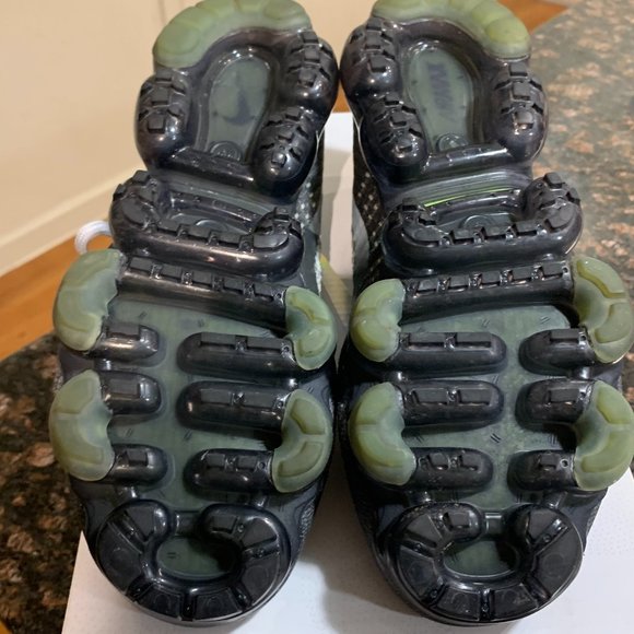 Gently Pre-Owned Unisex Nike Air VaporMax Flyknit Grey Neon